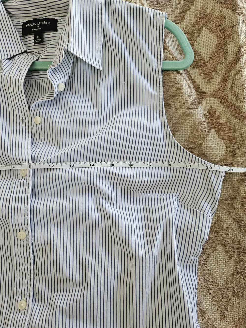 BANANA REPUBLIC Classic Tailored Sleeveless Blue Pinstripe Button-Front Shirt - - Picture 5 of 7